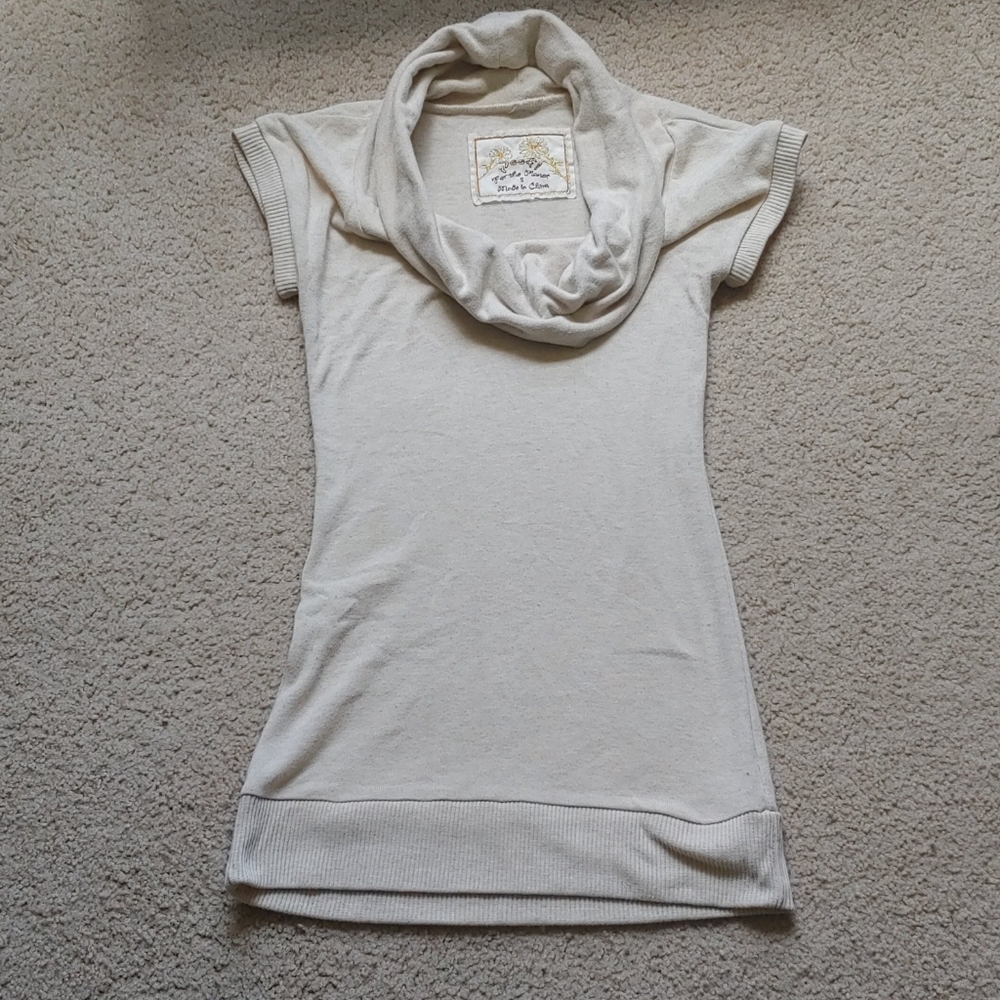 Sleeveless cowl neck sweater